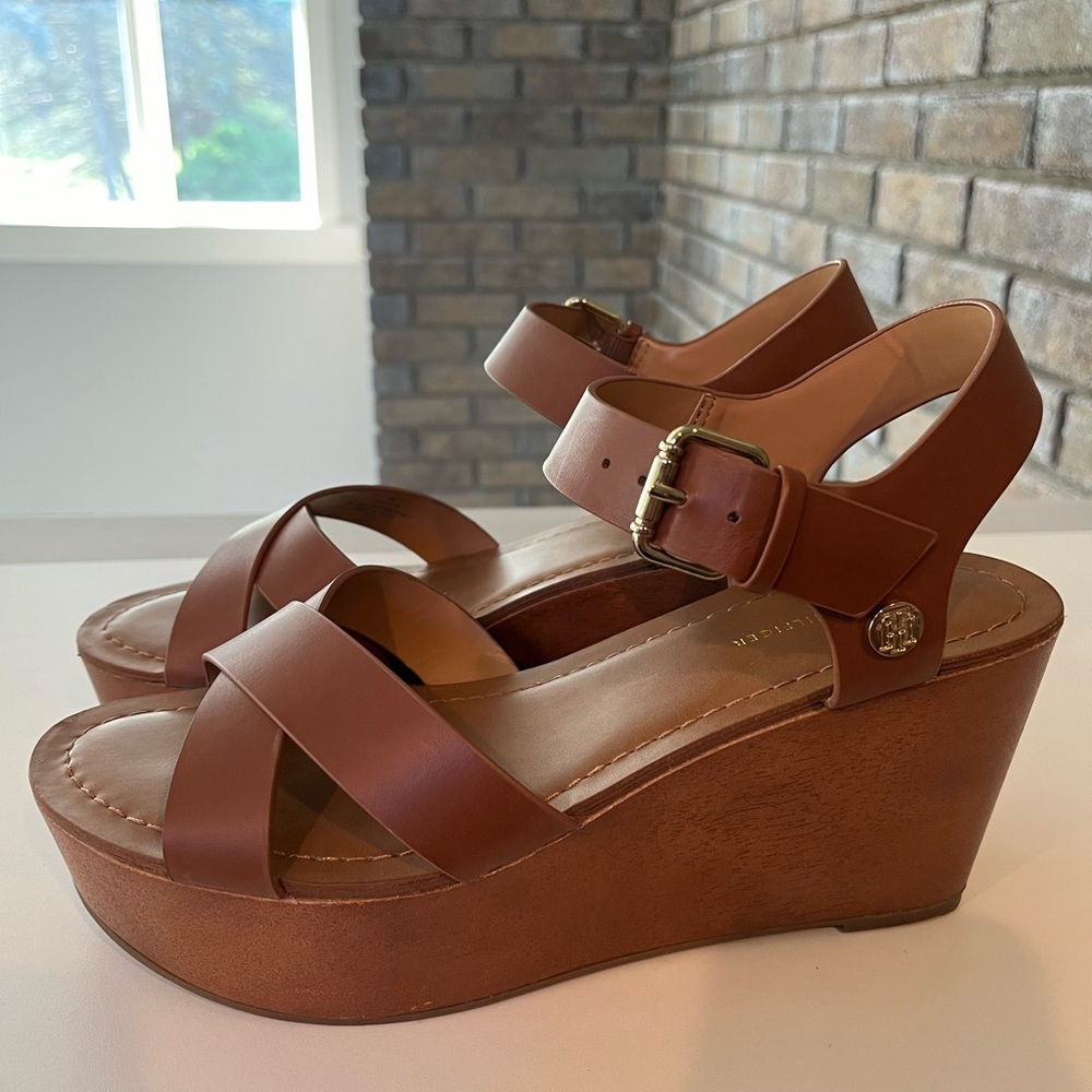 Tommy Hilfiger Wedges / Platform Sandals - size 8